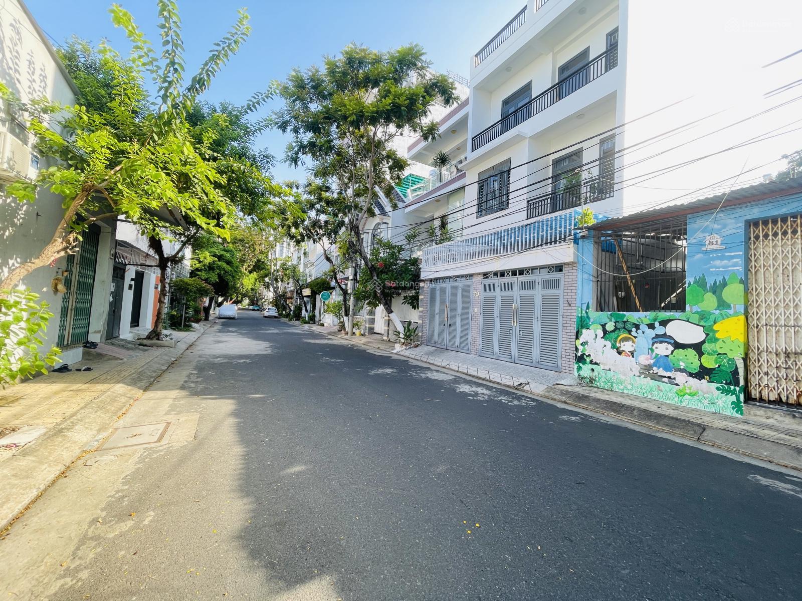Bán lô đất 2 mặt tiền đường phù hợp xây căn hộ, khách sạn đường Phó Đức Chính Nha Trang