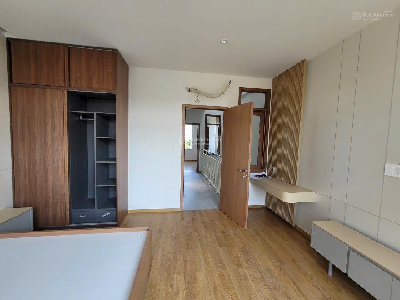 Bán gấp nhà 3 lầu khu nhà ở GV trường chuyên Lê Hồng Phong, đường Đào Sư Tích. Giá 7 tỷ TL