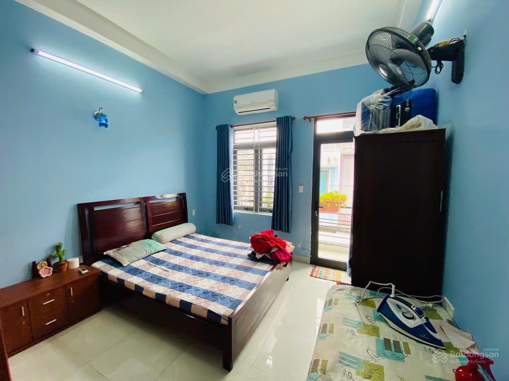 Bán nhà 3 tầng, 80m2, gần Phạm Văn Đồng, trung tâm Thủ Đức, hẻm xe hơi thông, chỉ 8,7 tỷ đồng.