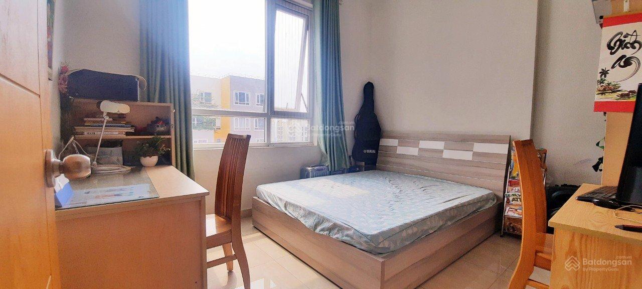 Cho thuê căn 3 phòng ngủ, The CBD giá 12,5 triệu, full nội thất, tầng cao, căn góc, 83m2, view mát.