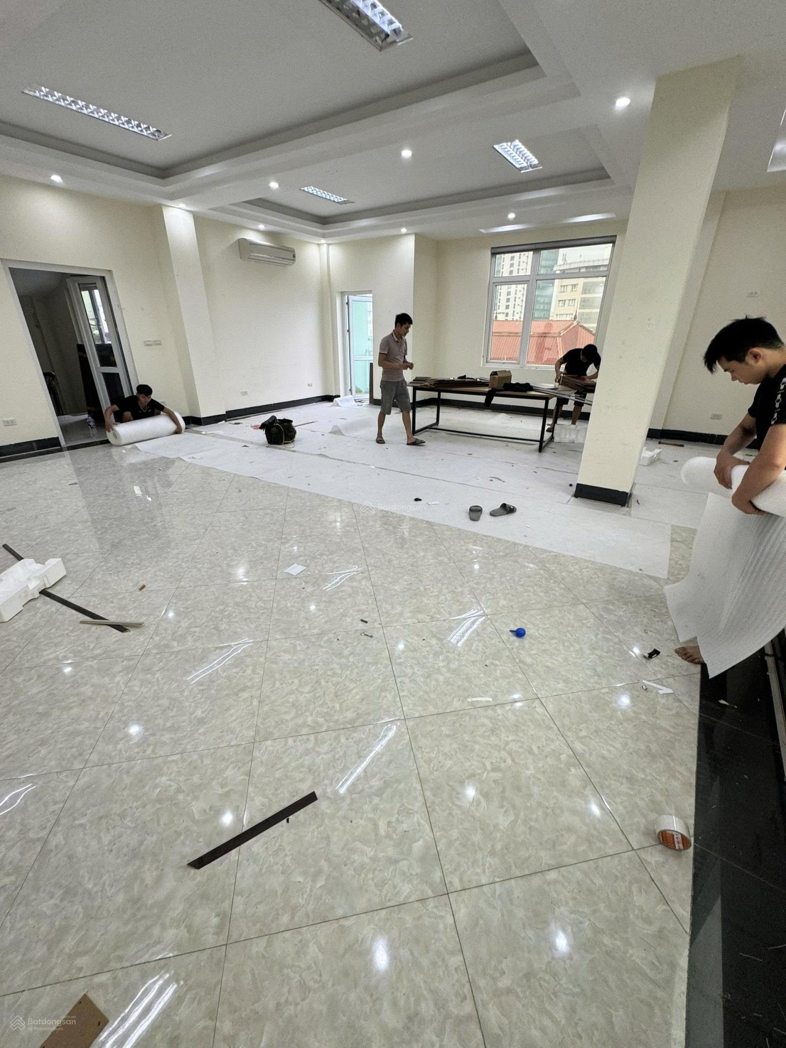Cho thuê văn phòng Vũ Thạnh giá sốc 16tr 90m LH 0966 772 ***