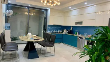 Chính chủ gửi bán gấp liền kề Văn Phú-ngay công viên 365 - ô chờ thang máy, dt 100m-5t, nhỉnh 24 tỷ