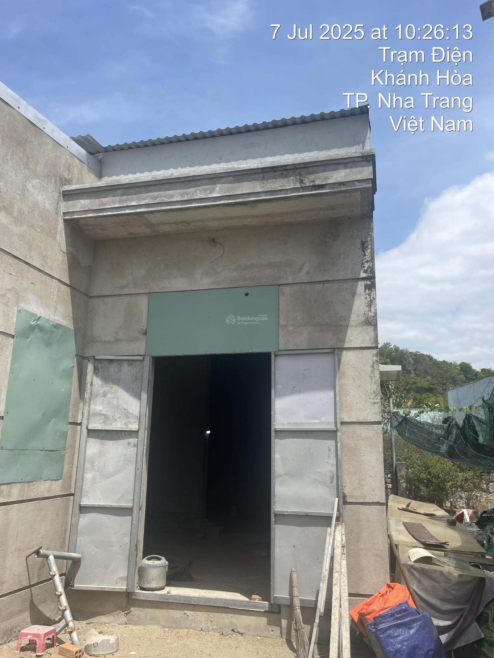 Gấp bán đất tặng thêm nhà cấp 4 đang hoàn thiện Hòn Nghê - Tây Nha Trang 250m2 - 2,1tỷ