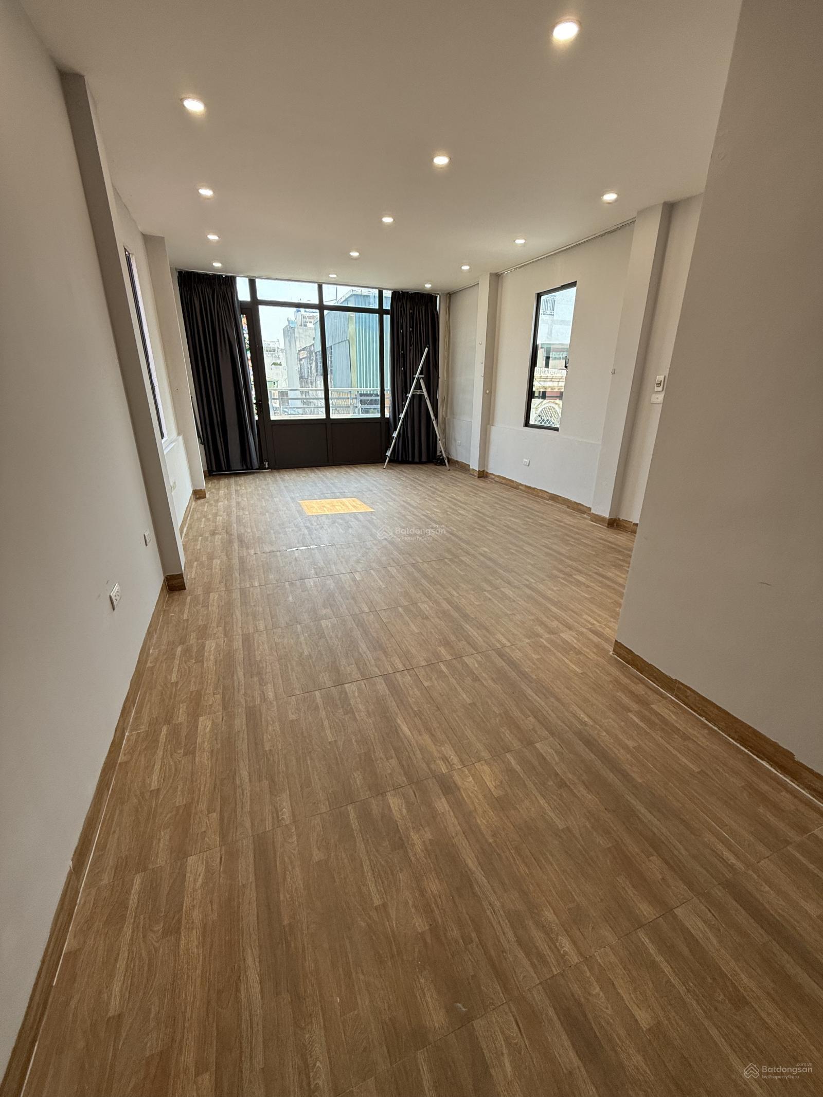 Chính chủ cho thuê văn phòng 61 Hoàng Cầu 50 m2 giá 8.5 triệu 0389 930 *** Chính chủ cho thuê văn phòng 61 Hoàng Cầu 50 m2 giá 8.5 triệu 0389 930 ***
