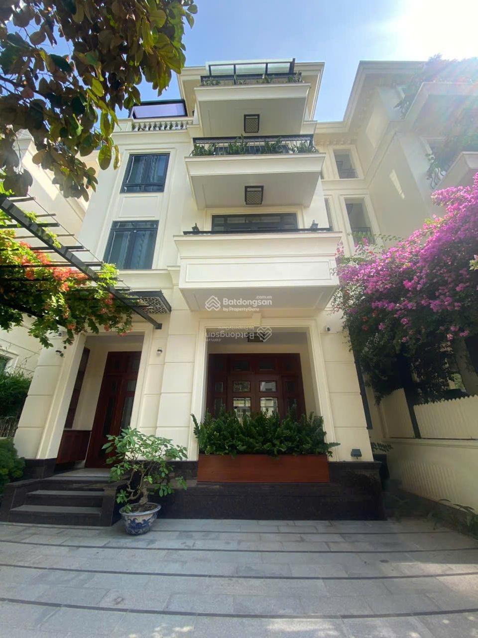 Biệt thự thiết kế văn phòng, 10 x 25m hầm 4 tầng có thang máy, DTSD 550m2 giá 150triệu/tháng Biệt thự thiết kế văn phòng, 10 x 25m hầm 4 tầng có thang máy, DTSD 550m2 giá 150triệu/tháng