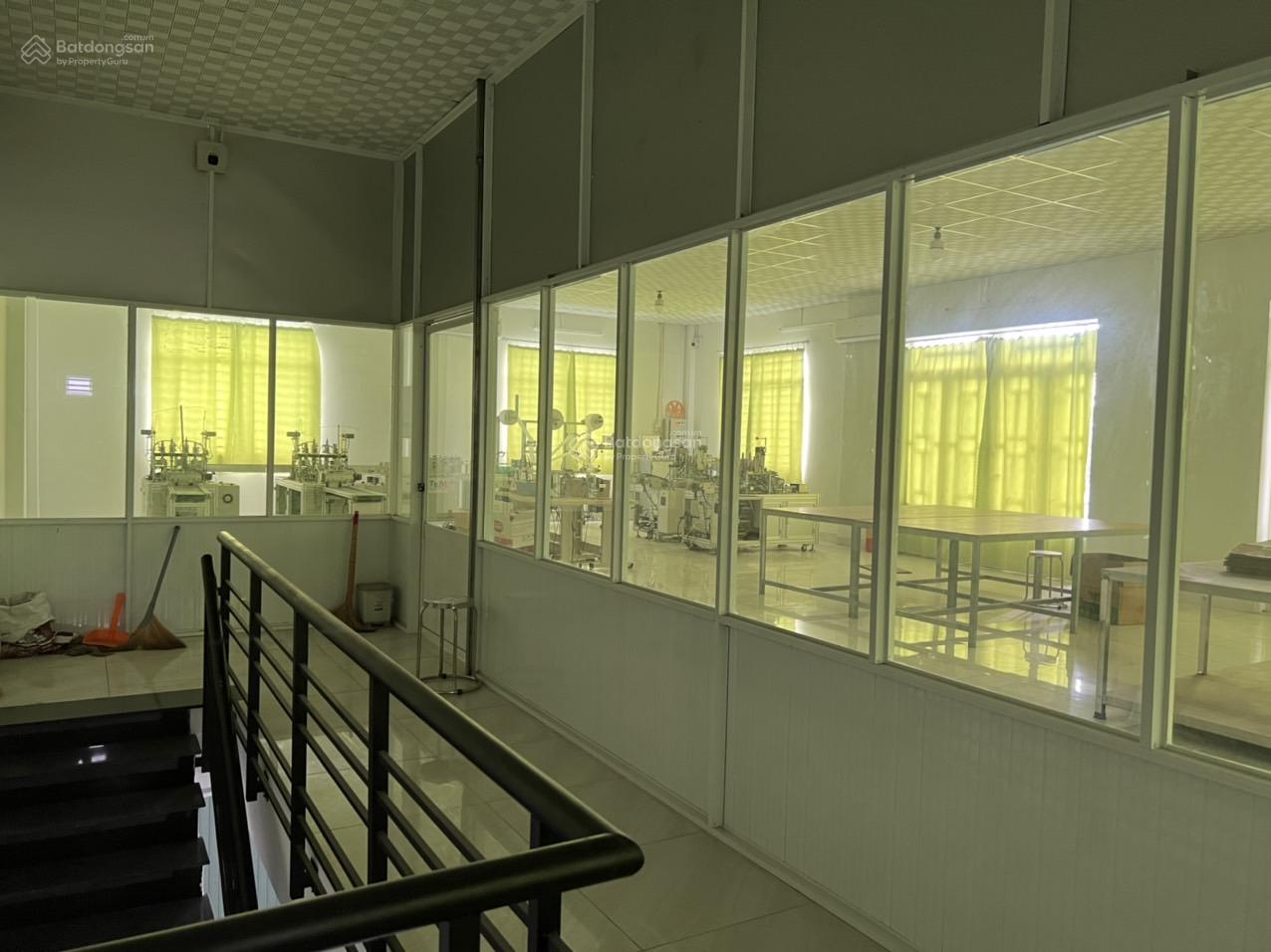 CHO THUÊ 500M2 XƯỞNG MAY MẶC / XTT HÓC MÔN.