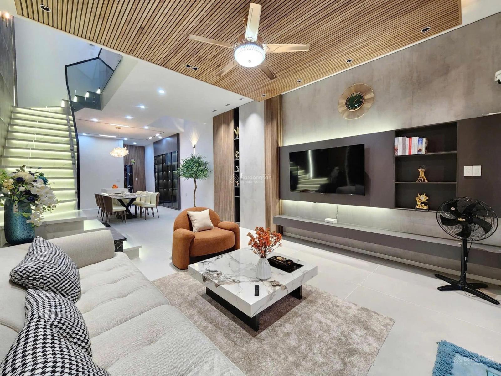 Cô Xuân cần bán nhà mặt tiền ở Trần Não-P.Bình An - Q2.Giá 4tỷ500/72m2 Cho thuê 24tr, gần ga Metro