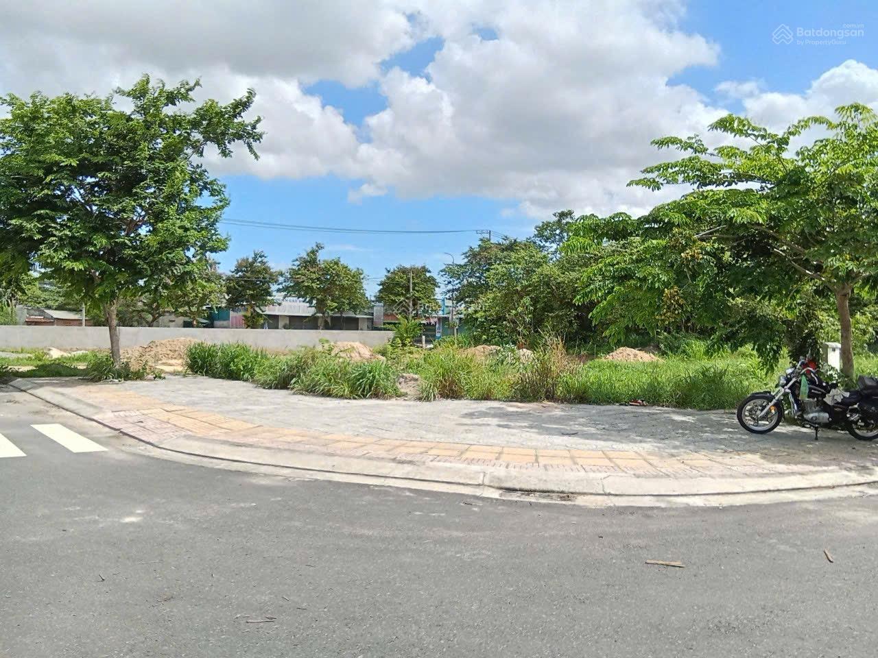 Bán gấp lô 100m2 ngay KDT Bình Nguyên QL1K đối diện Làng Đại Học (100m), 2 tỷ 550tr sang tên Bán gấp lô 100m2 ngay KDT Bình Nguyên QL1K đối diện Làng Đại Học (100m), 2 tỷ 550tr sang tên
