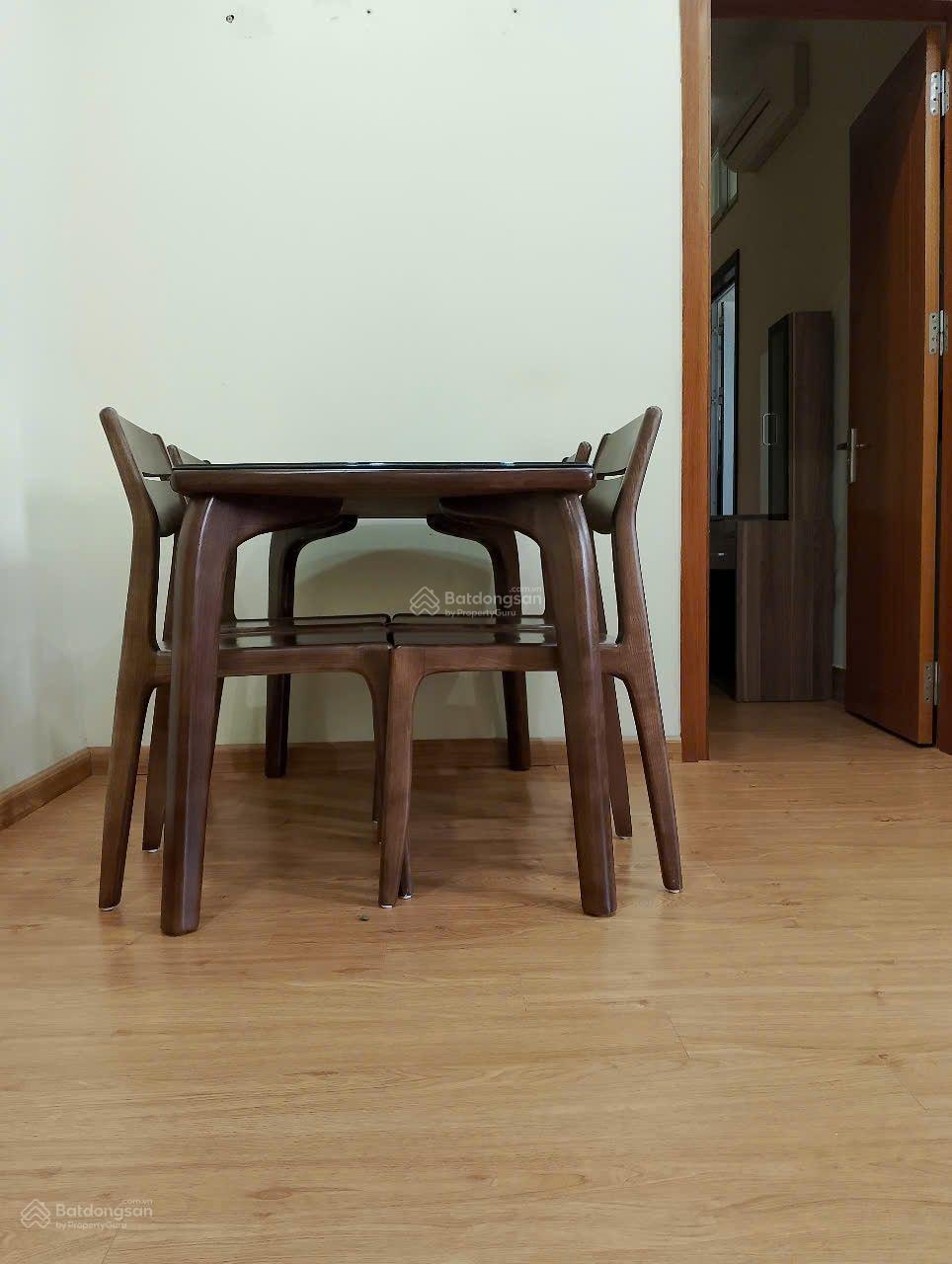 Bán căn hộ 65m2 tầng 8 tòa B11 khu ĐTM Nam Trung Yên 2pn, 1wc nội thất cao cấp sổ đỏ giá 4,6 tỷ