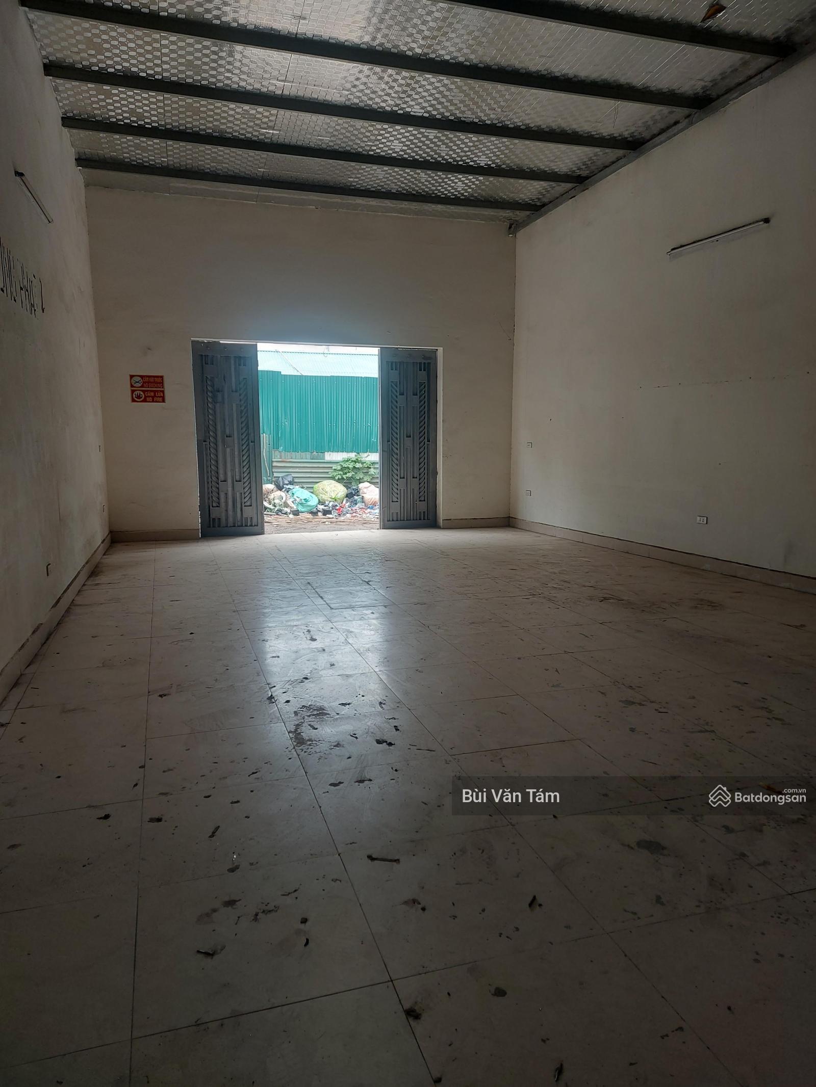 Cho thuê kho ngõ 192 Lê Trọng Tấn Hoàng Mai, DT 150m2 xe 5 tấn đỗ cửa