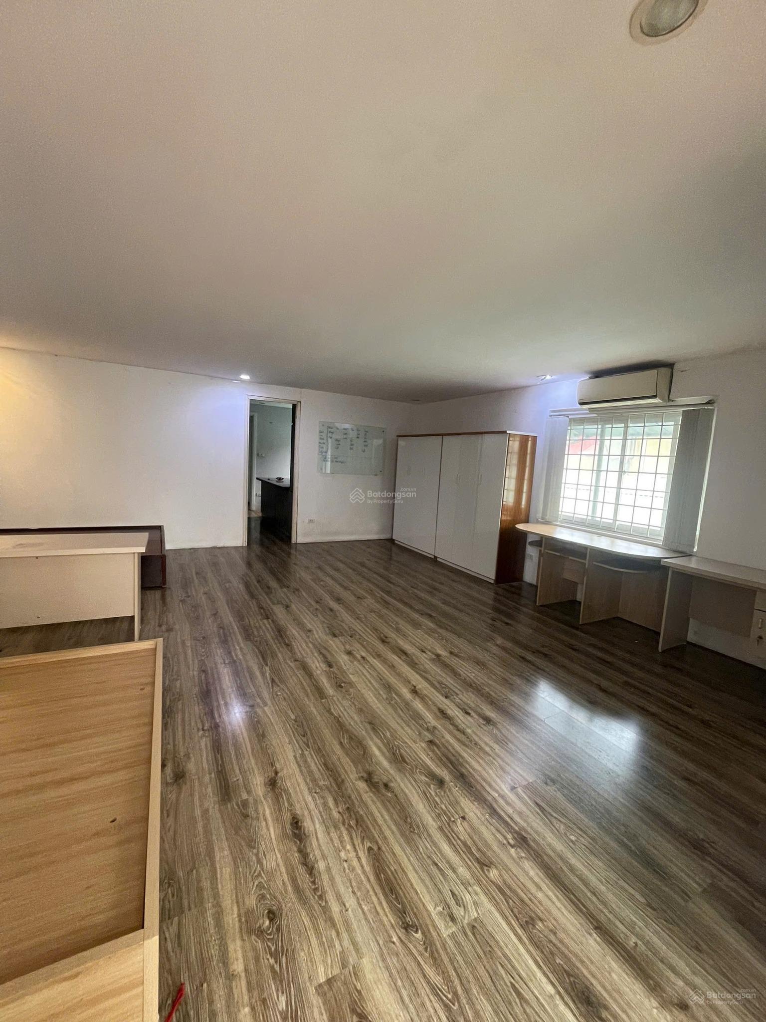 Cho thuê căn hộ mặt phố Nguyễn Công Hoan - Diện tích 105m2 - 9,5tr/ 1 tháng