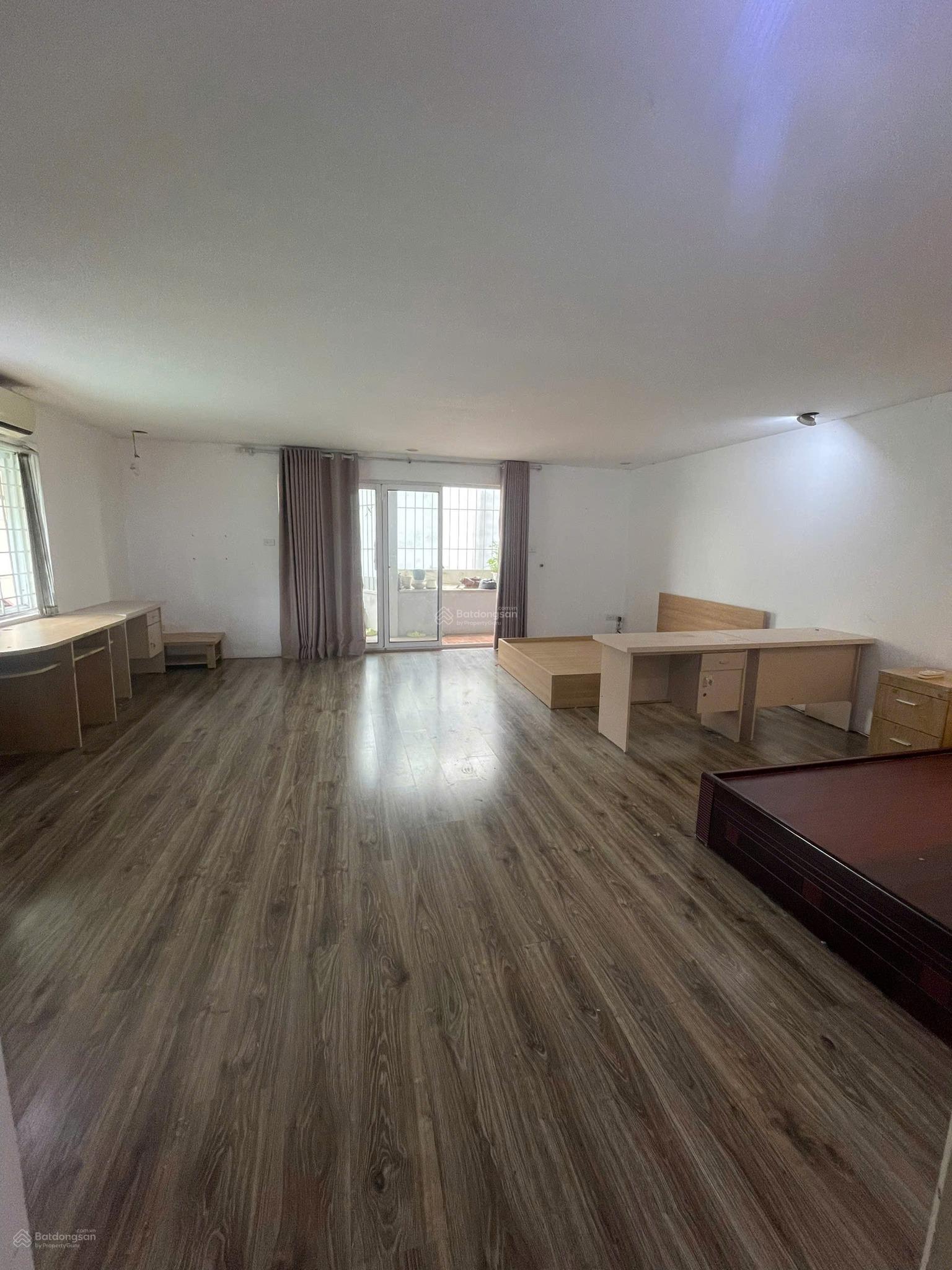 Cho thuê căn hộ mặt phố Nguyễn Công Hoan - Diện tích 105m2 - 9,5tr/ 1 tháng