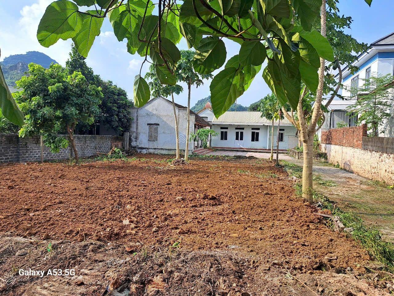 698m 300m thổ cư tại nam sơn nam phương tiến chương mỹ hà nội .2 mặt đường chia lô quá đẹp