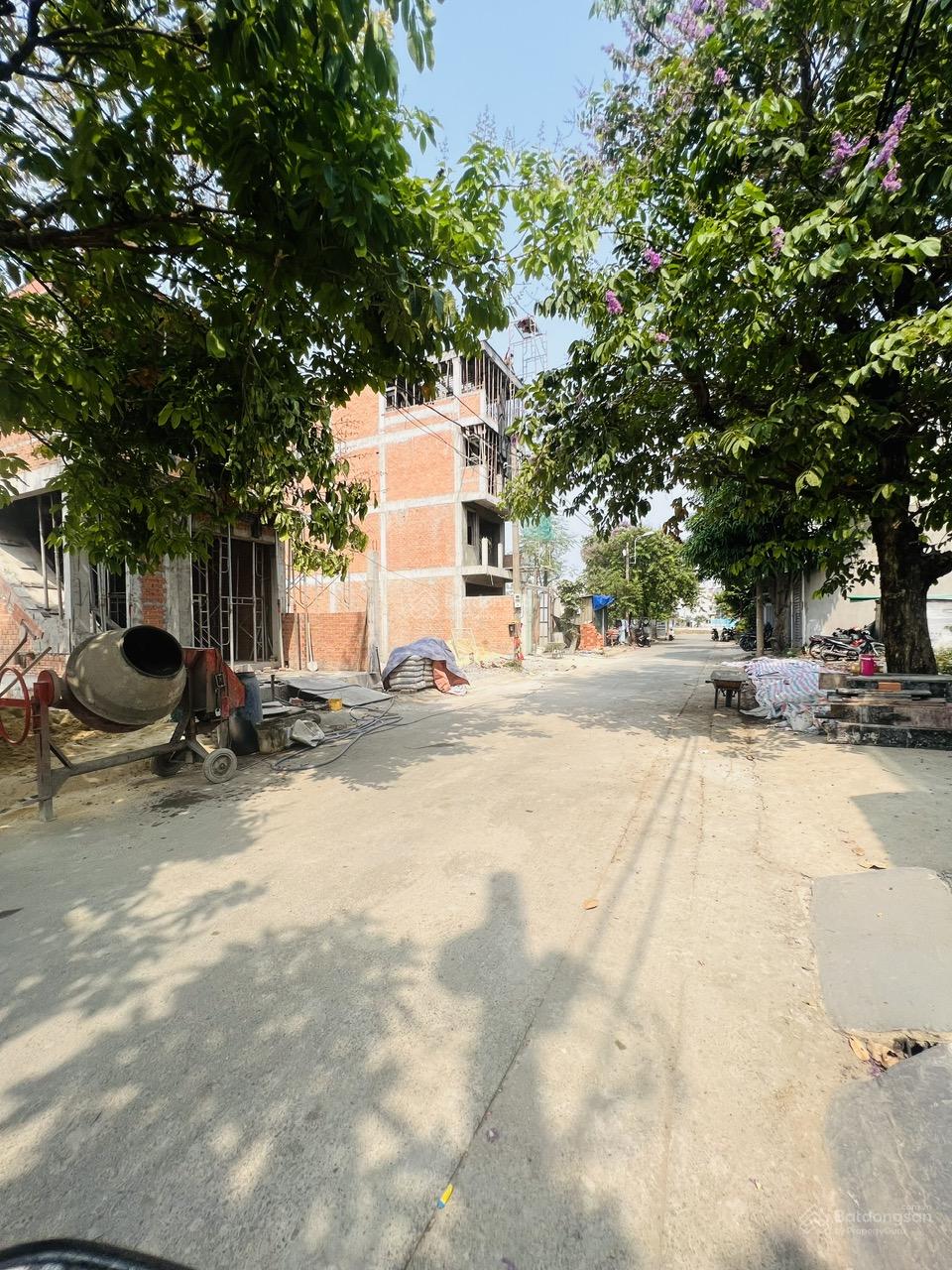 Góc 2 MT - KDC Tân Tiến Kênh Tham Lương giáp Gò Vấp 5.5m x 20m giá 6.3 tỷ