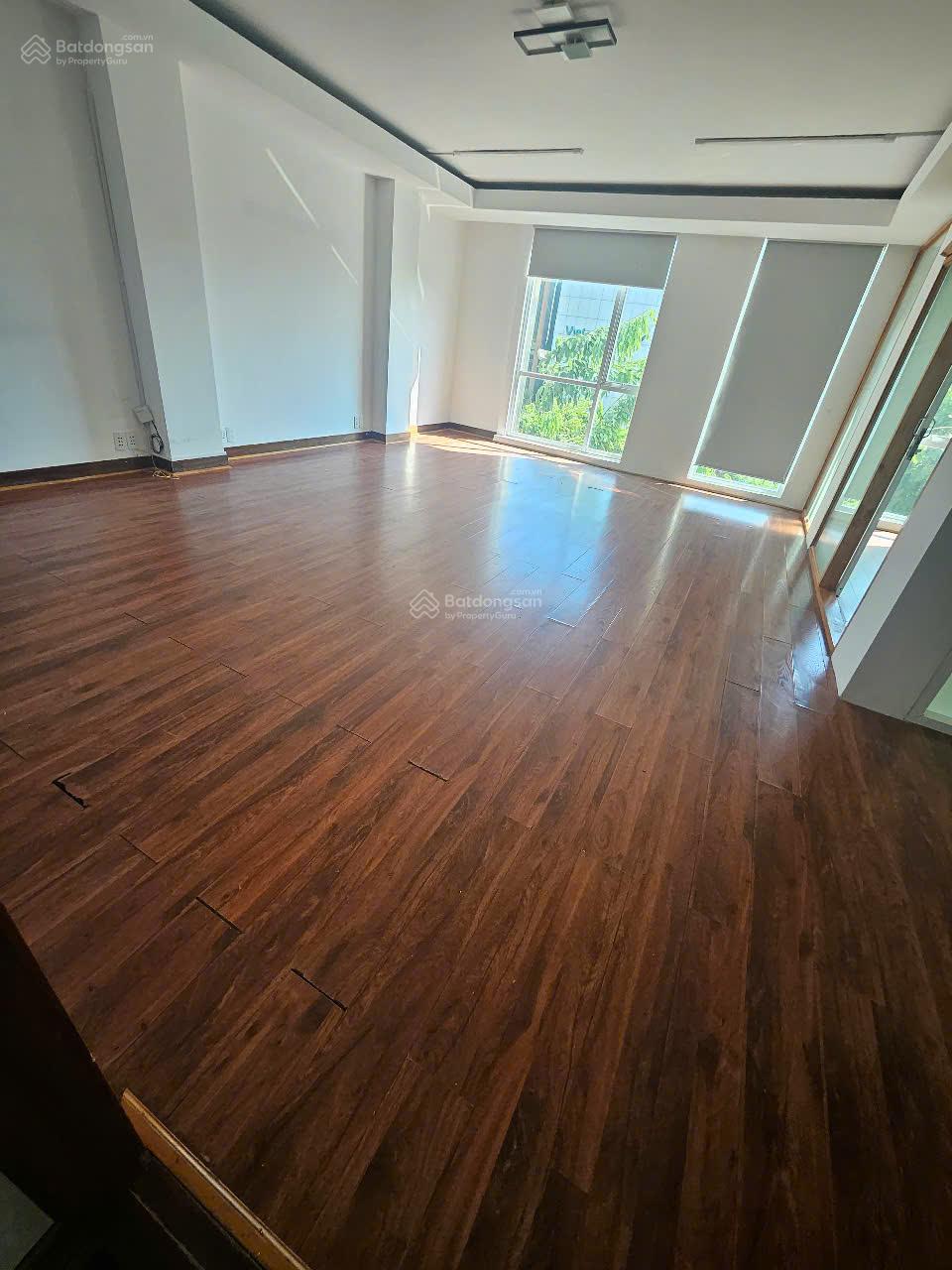 Cho thuê văn phòng mặt tiền Đường Phan Xích Long Quận Phú Nhuận DT 50m2 giá 15 triệu /tháng Cho thuê văn phòng mặt tiền Đường Phan Xích Long Quận Phú Nhuận DT 50m2 giá 15 triệu /tháng