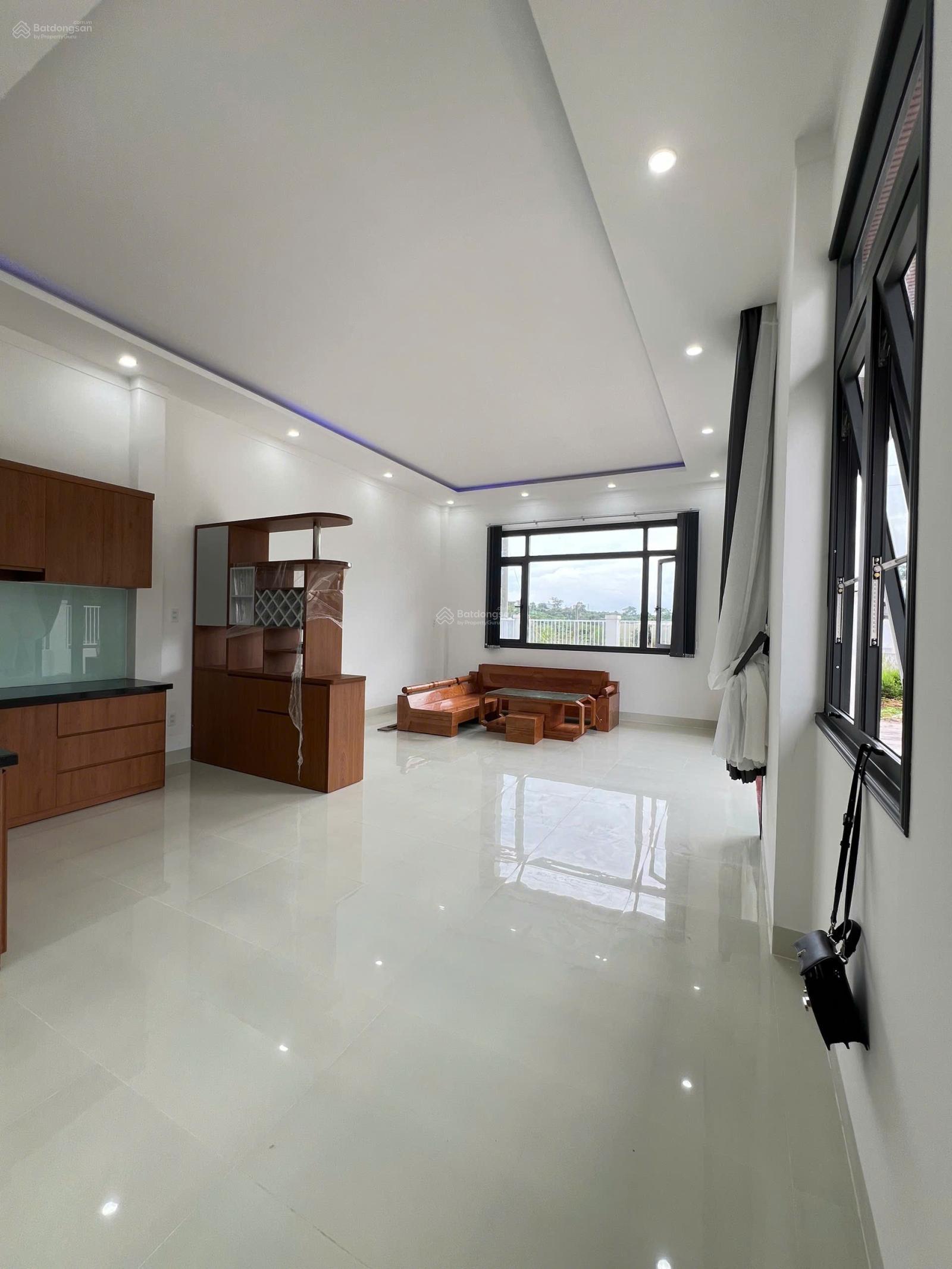 Căn nhà vừa xây còn thơm mùi sơn ngay tại trung tâm Lộc An cũ (nay là Bảo Lâm 2 - Lâm Đồng