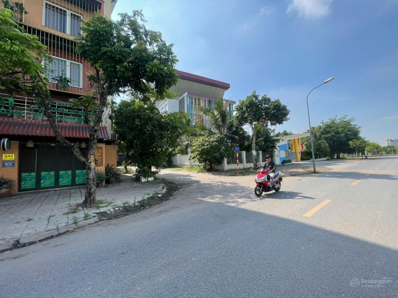 Phân lô TDC, VH rộng, 3 ôtô tránh, mặt phố Bát Khối, Thạch Bàn, LB, DT 84 m2 5 T, MT 5 m, giá 18tỷ8