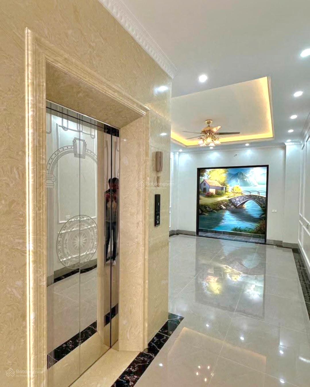[Xinh nhất phố] Trần Quốc Hoàn 17.5 tỷ 42m2 - Oto KD khu Giảng viên Đại học xây mới 5T thang máy