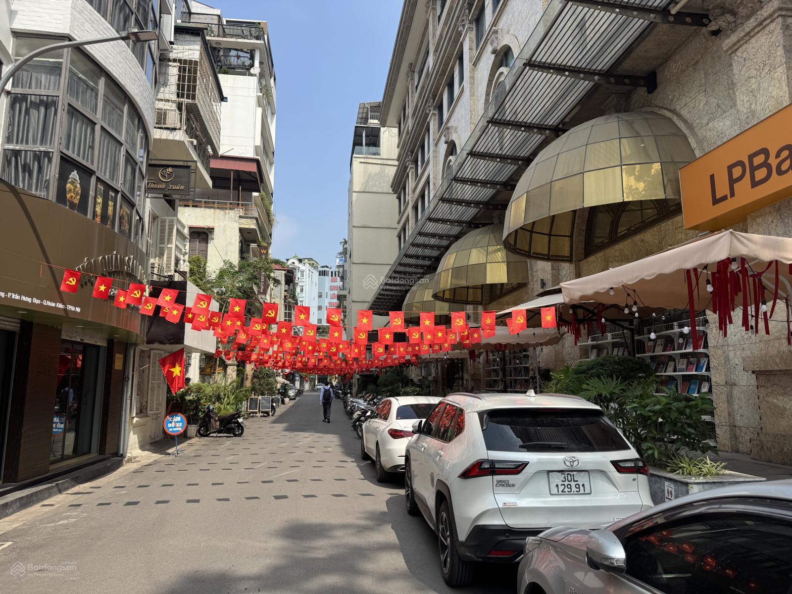 (Chính chủ) bán mặt phố Hạ Hồi, diện tích 110m2 5 tầng giá 75 tỷ