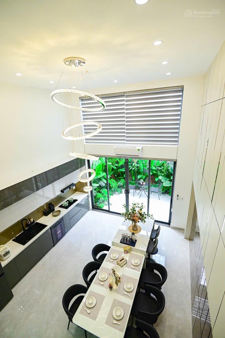 Định cư NN, bán gấp nhà khu K26 Lê Thị Hồng P17, DT 5x20m, 4 lầu, thang máy, NTCC, giá chỉ 19 tỷ TL