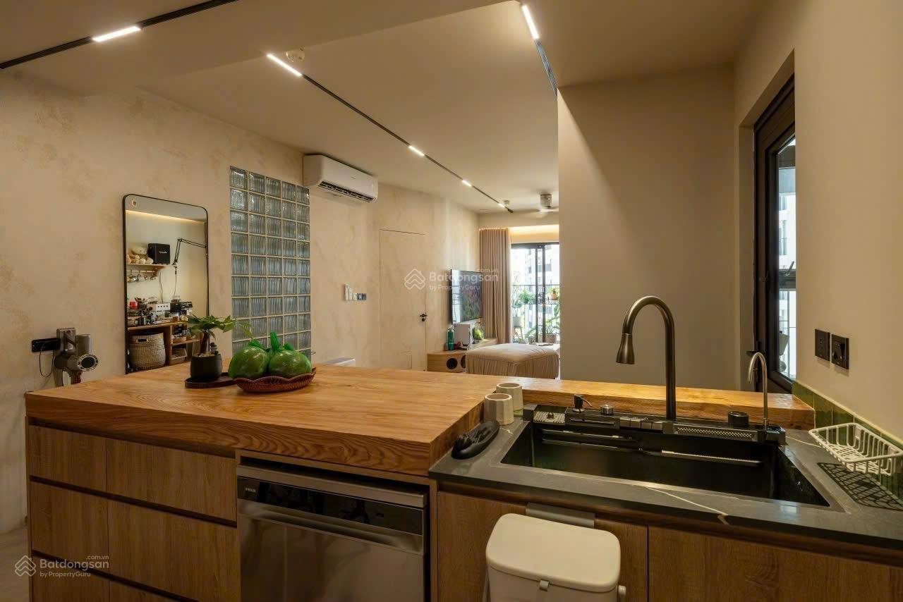 Bán gấp chung cư Jardin khu đô thị Sài Đồng 84m2 2PN 2wc sổ đầy đủ, full nội thất