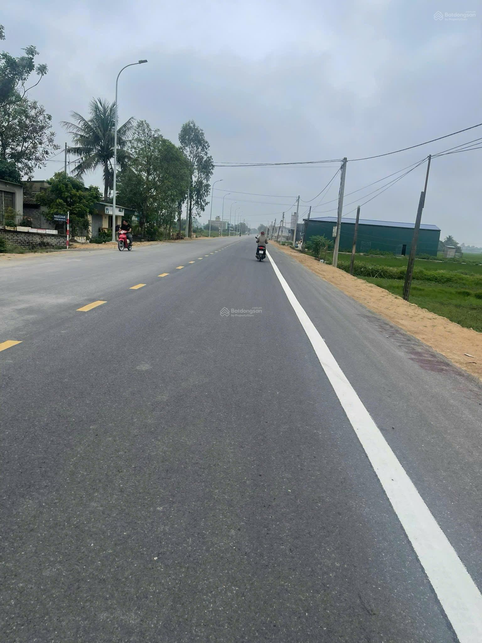 Chính chủ cần bán 125m2 đất đấu giá đường Thanh Niên xã Quảng Đức chỉ hơn 800tr 0977 514 ***