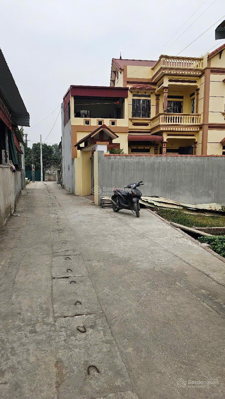 Chính chủ cần bán đất Xã Xuân Nộn, diện tích 75,2m2, mặt tiền 4,2m, ô tô tải vào tận đất,giá 4,3 tỷ