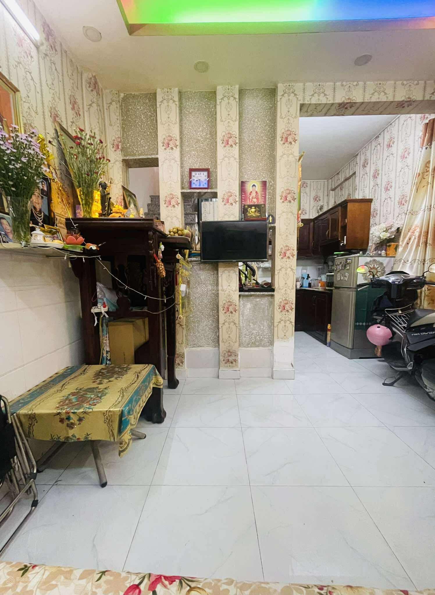 Bán nhà riêng tại Phường 16, Quận 4, cách trung tâm thành phố 5p đi xe