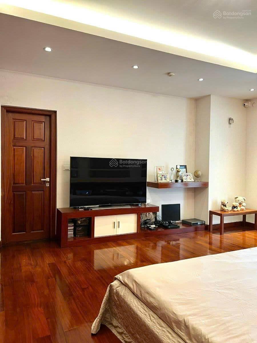Bán gấp biệt thự Ciputra Hà Nội, 63,5 tỷ, diện tích 230m2, xây 3,5 tầng, chủ đang rất thiện trí bán