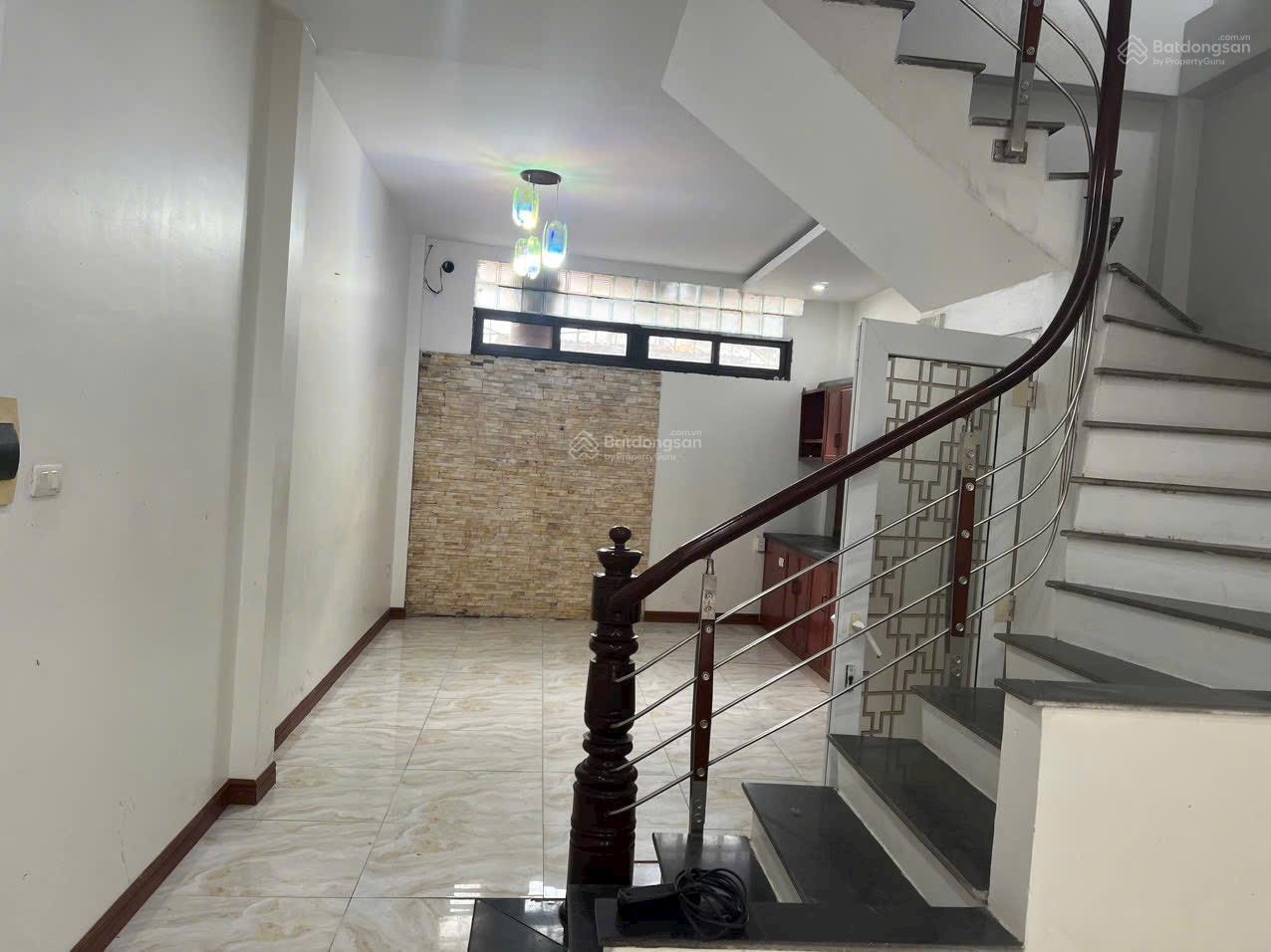 Cho thuê nhà liền kề Văn Quán, Hà Đông. Diện tích 60m,5 tầng,giá 18 trtr. Lh Kiều Thuý 0949 170 ***