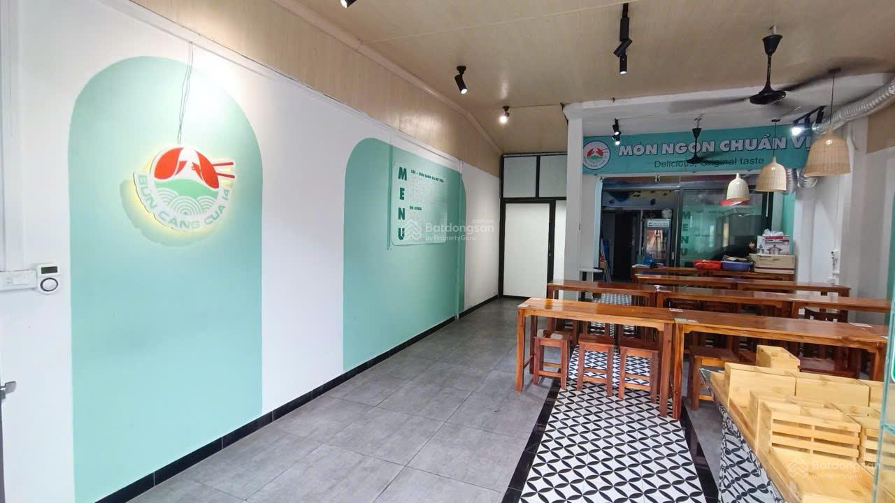 Cực nóng! Cho thuê MBKD phố Tràng Tiền, DT 50m2, MT 4m ở vị trí siêu đẹp