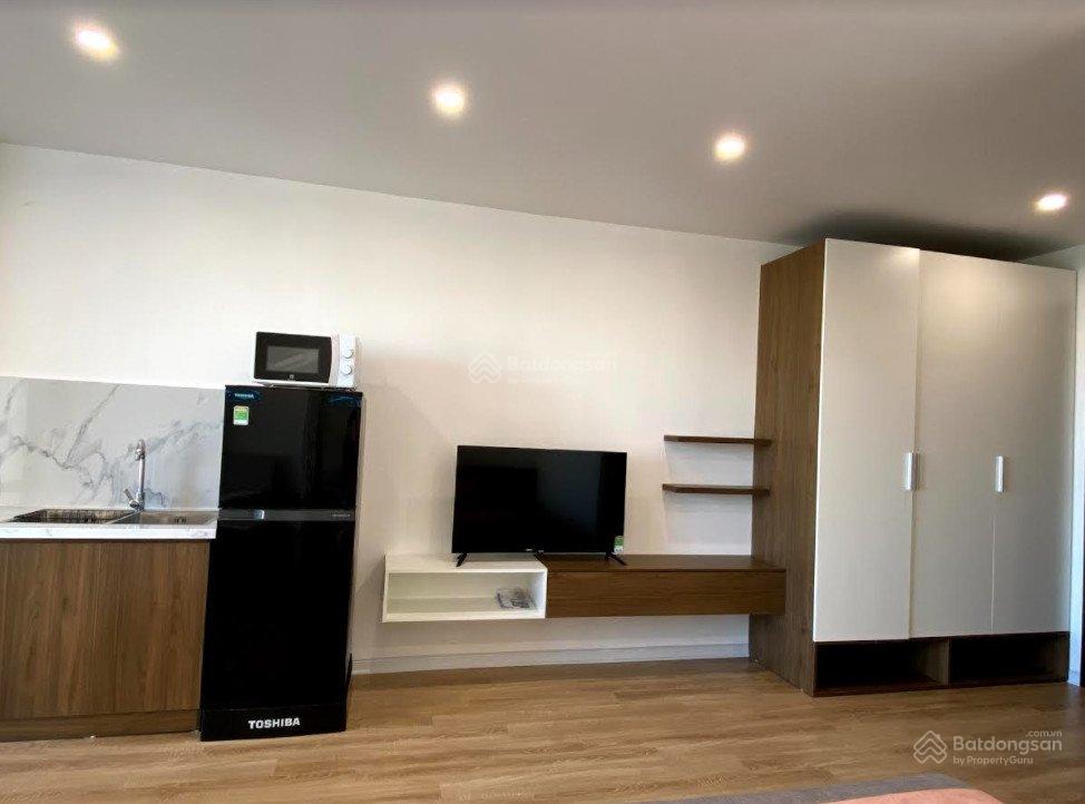 (Toà C5) bán Studio view hồ. Sổ đỏ tại D'Capitale. Giá 4 tỷ bao mọi thuế phí, HĐ thuê giá tốt 15tr