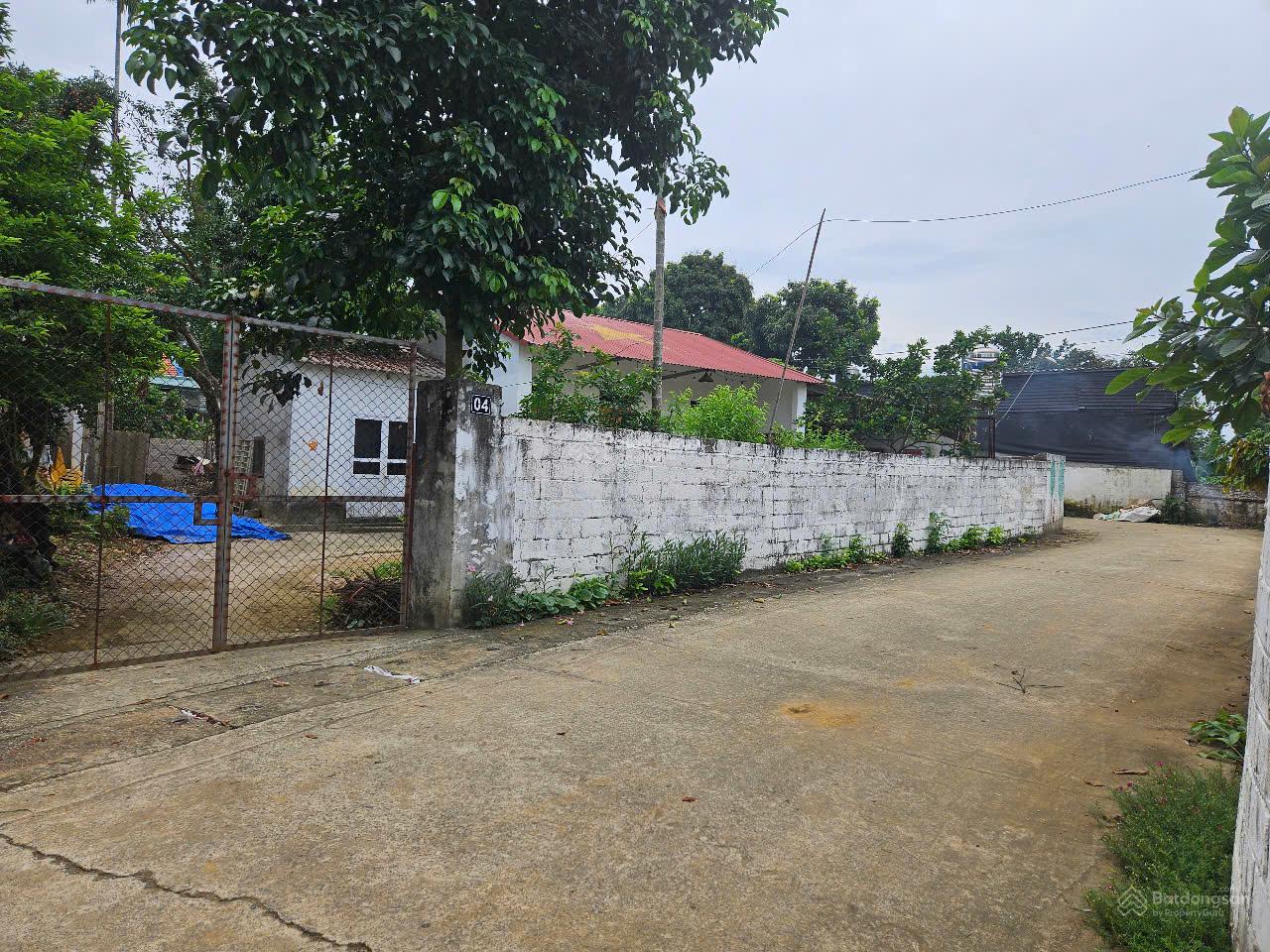 chỉ 1,9 tỷ sở hữu lô đất 360m2 có nhà đá ong, lô góc, cách DT87 600m