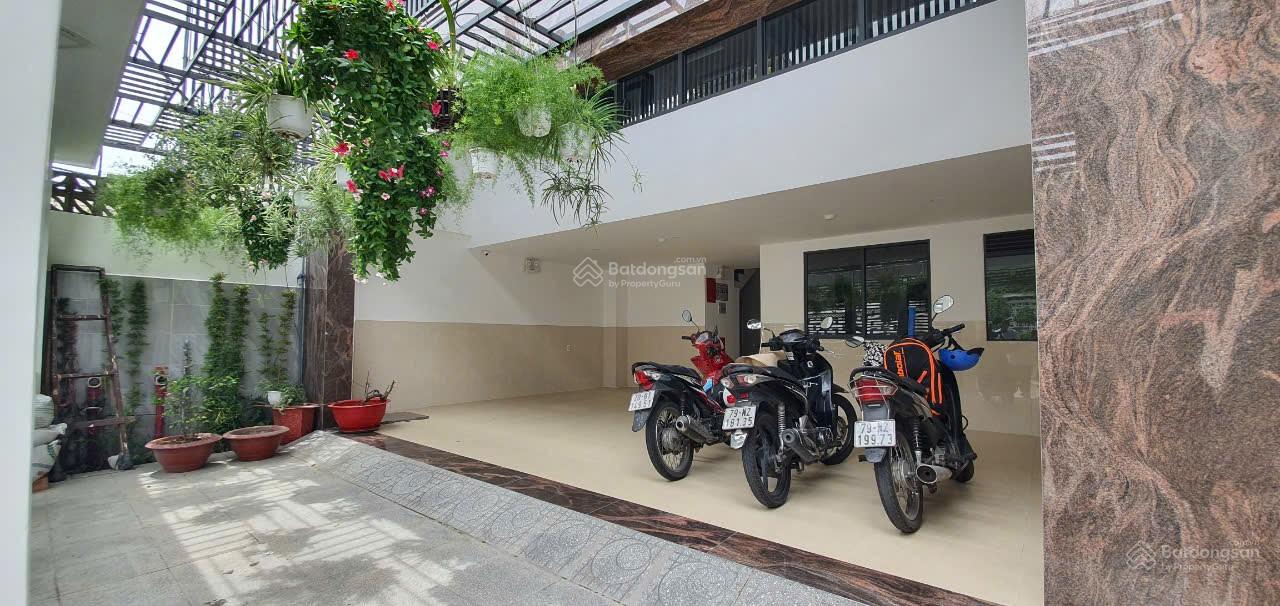 Bán tòa nhà căn hộ 27 phòng, 8 tầng mặt tiền đường Đinh Lễ, Phước Long, Nha Trang, khai thác tốt