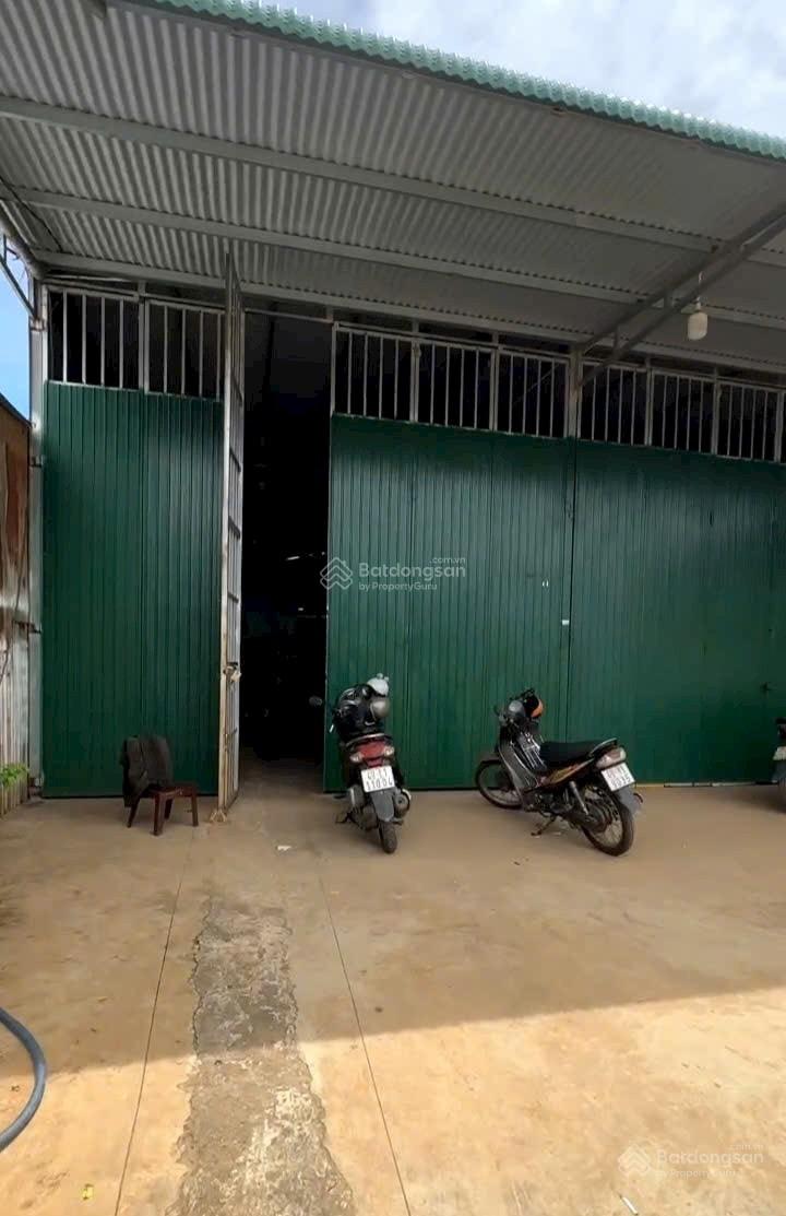 Bán nhà 250m2 mặt tiền 10m liên nghĩa đức trọng lâm đồng 7,5 tỷ tiện kinh doanh