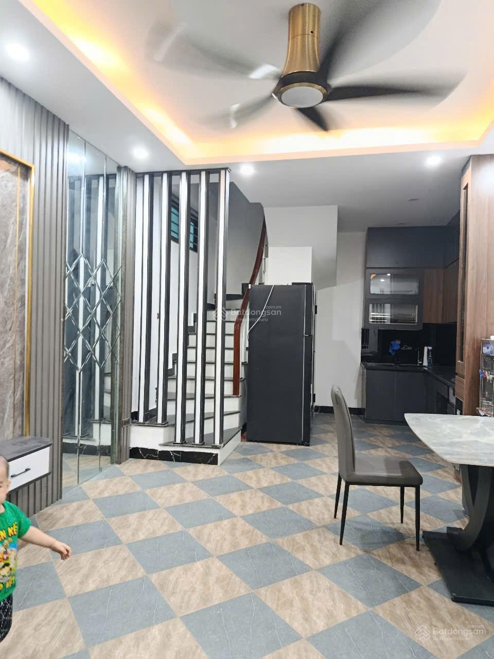 Bán nhà ngõ 192 Kim Giang 60m2, 5 tầng, giá 8,8 tỷ nhà đẹp ở luôn, 2 thoáng, 50m ra MP Kim Giang