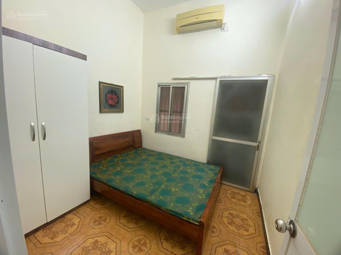 Cho thuê nhà riêng 2 tầng ở Phố Quang Trung sử dụng 80m2, full nội thất, vệ sinh khép kín, 2 thoáng