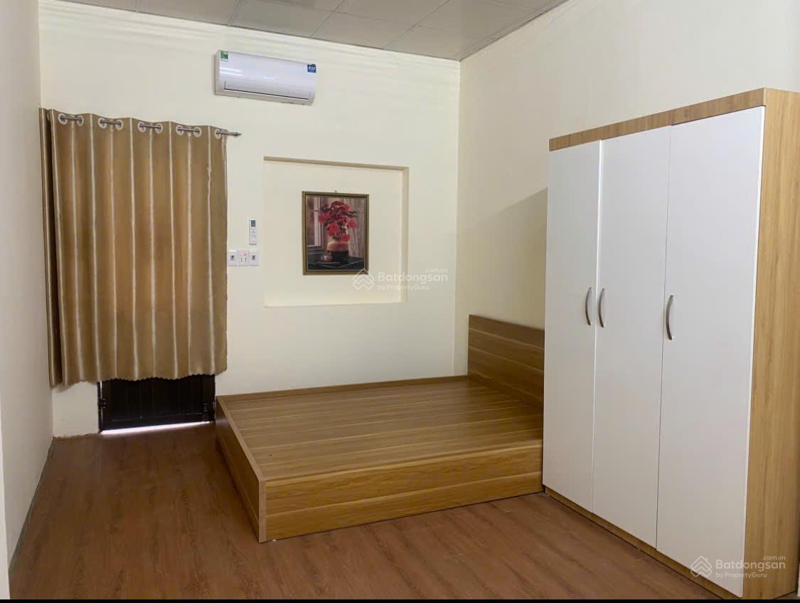 Cho thuê nhà riêng 2 tầng ở Phố Quang Trung sử dụng 80m2, full nội thất, vệ sinh khép kín, 2 thoáng