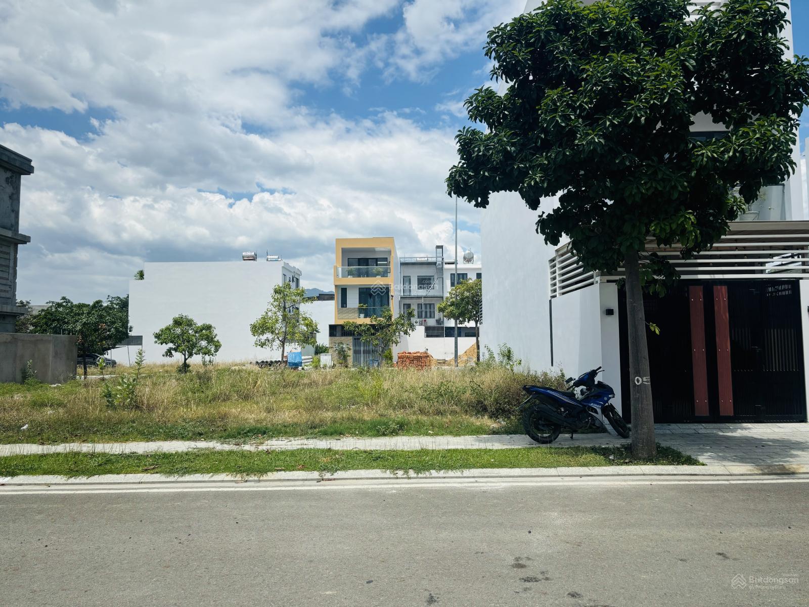 Bán lô đất thuộc lock 2 mặt thoáng hiếm gói 7 KĐT Mỹ Gia, đường thông 14m sạch giá 5.9 tỷ bao hết