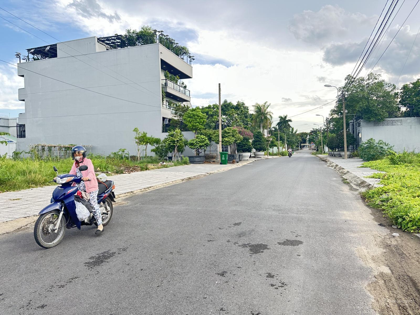 Bán nền biệt thự KDC Bách Khoa Quận 9 dt 378m2 18x21 giá 62tr/m2 cực đẹp Bán nền biệt thự KDC Bách Khoa Quận 9 dt 378m2 18x21 giá 62tr/m2 cực đẹp