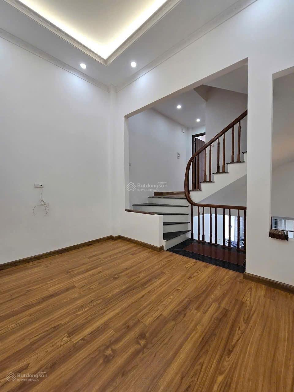 Bán nhà riêng tại Hữu Lê, 4,7 tỷ, 32m2, 5 tầng, 3PN, 3WC