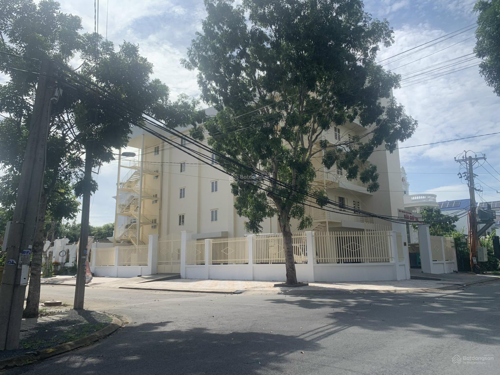 Bán toà nhà văn phòng góc 2 mặt tiền Phạm Công Trứ, khu nghỉ dưỡng vạn phát Cồn Khương, Cần Thơ