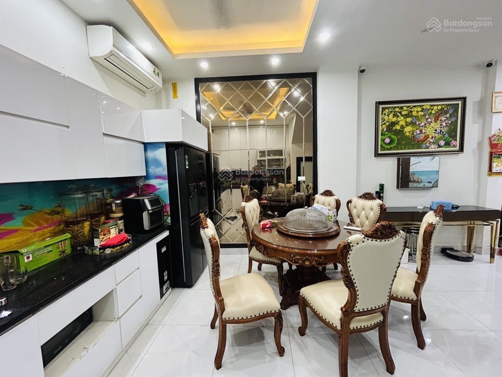 PHÂN LÔ LẠC TRUNG- Ô TÔ - FULL NỘI THẤT ĐẸP- AN SINH - AN NINH ĐỈNH - NHIỀU TIỆN ÍCH XUNG QUANH