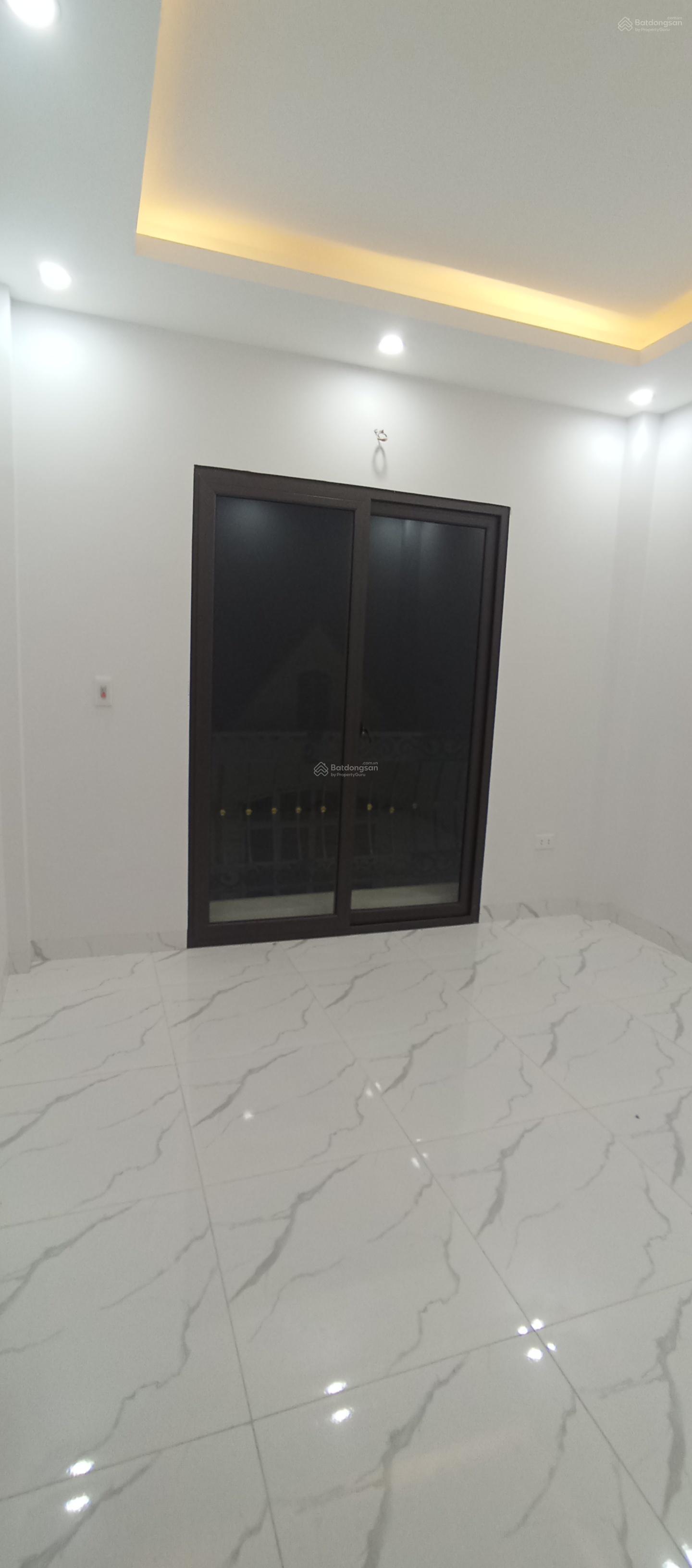 Bán nhanh nhà Liên Mạc 5T mới - Giá 5,3 tỷ - ô tô đỗ cửa - lô góc 2 thoáng - gần trường Đại Học Lớn