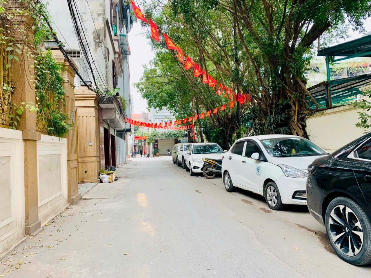 Chính chủ gửi bán đất Phú Xá, Phú Thượng, ngõ thông, Ô tô vào đất, 70m2, 12 tỷ.