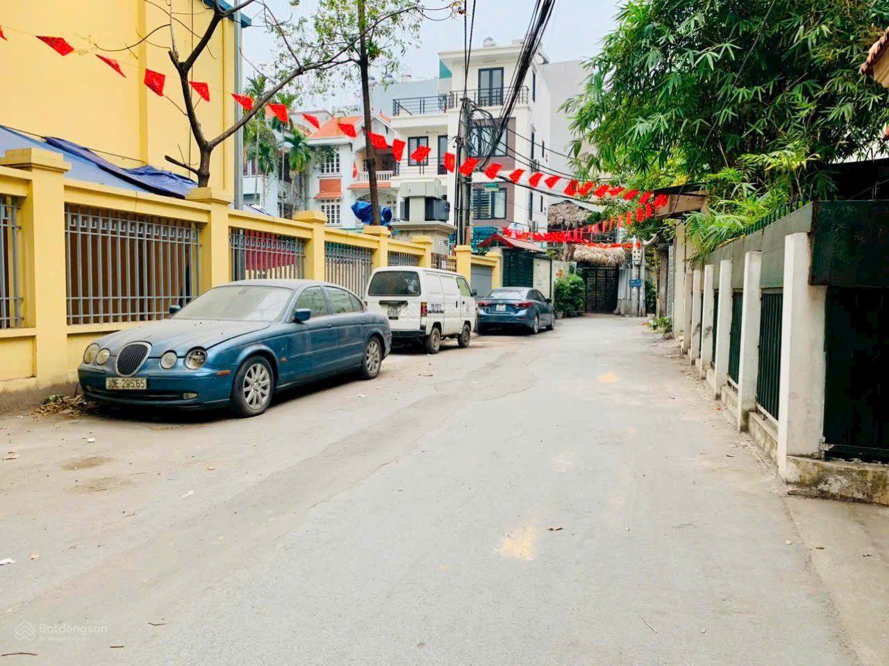 Chính chủ gửi bán đất Phú Xá, Phú Thượng, ngõ thông, Ô tô vào đất, 70m2, 12 tỷ.