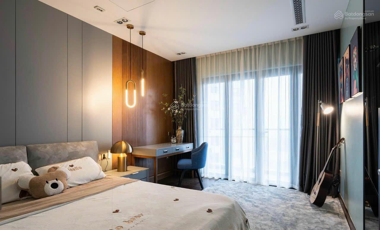 Chính chủ bán căn hộ 160m2, 3 ngủ,view trọn hồ đẹp, tầng trung tại Mandarin Garden. Giá 110triệu/m2