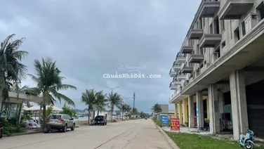 Bán nhà Tuần Châu, trên bến dưới thuyền, sổ đỏ, kinh doanh được ngay, giá 6,9 tỷ. 0973 670 ***