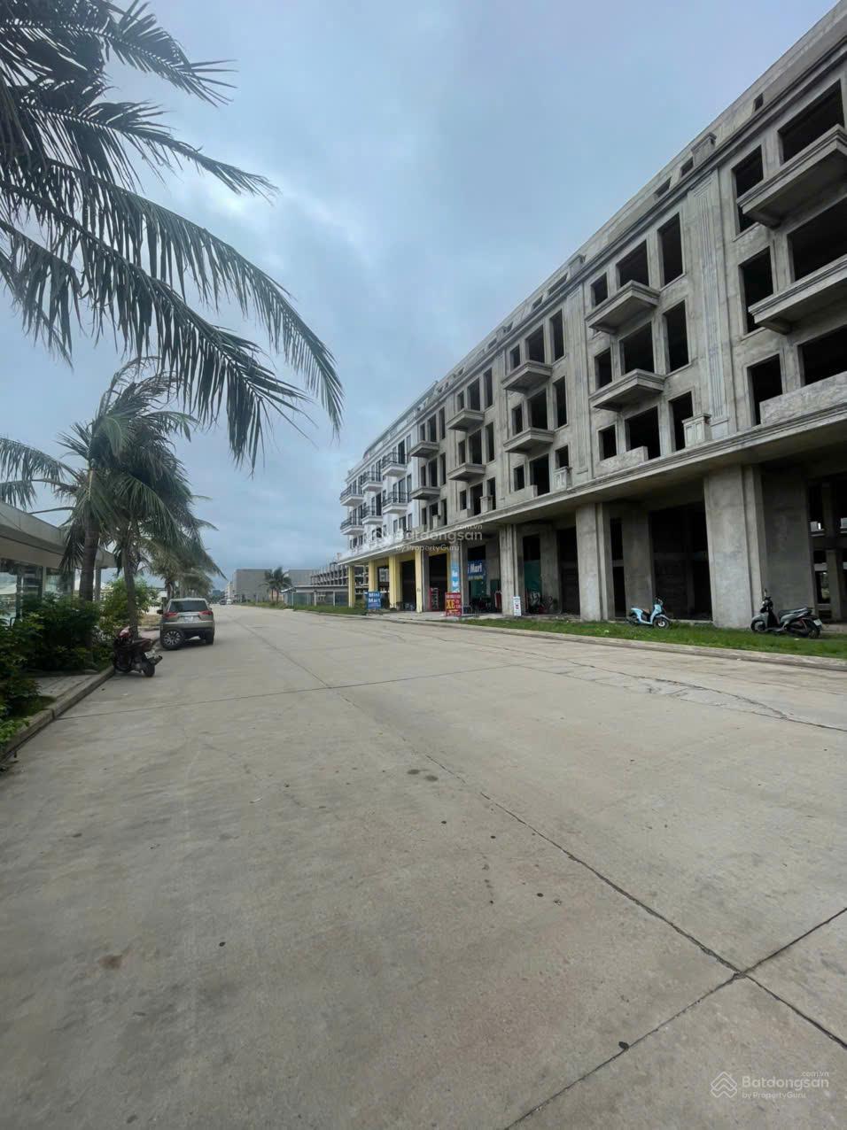 Bán nhà Tuần Châu, trên bến dưới thuyền, sổ đỏ, kinh doanh được ngay, giá 6,9 tỷ. 0973 670 ***