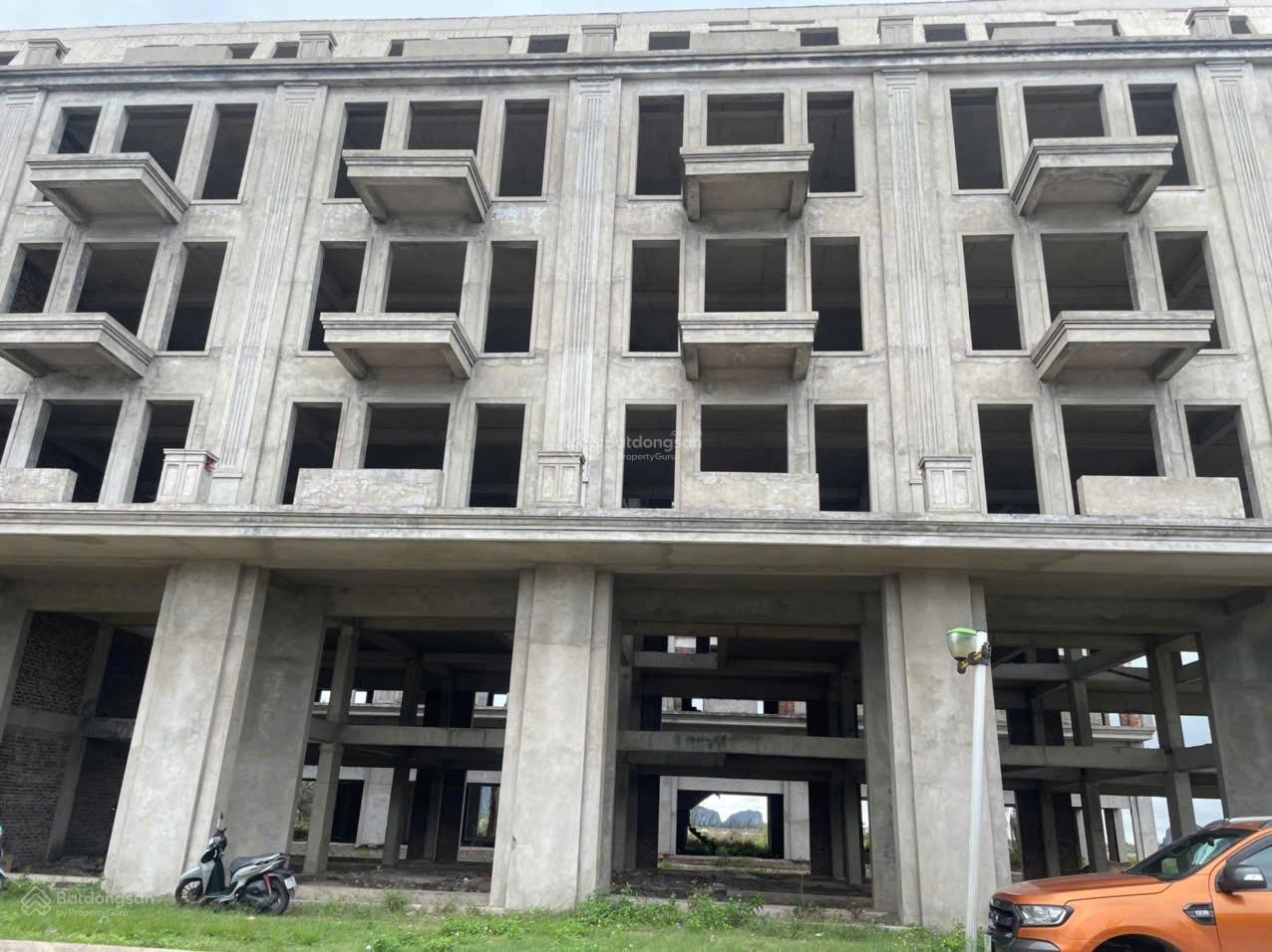 Bán nhà Tuần Châu, trên bến dưới thuyền, sổ đỏ, kinh doanh được ngay, giá 6,9 tỷ. 0973 670 ***